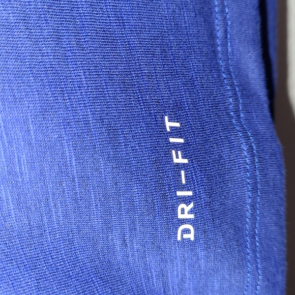 The Nike Tee NBA NY Knicks Dri- Fit Cotton V-Neck Athletic Blue Blk Wmns XXL NWT - Picture 11 of 12